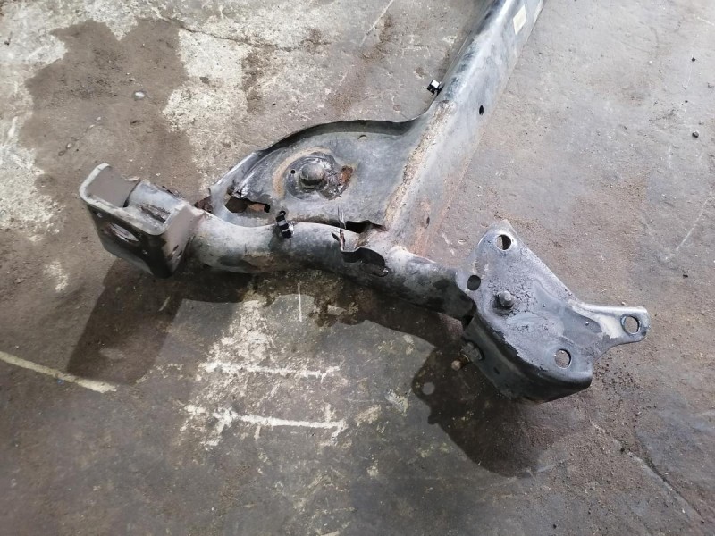 Logan №50 балка задняя