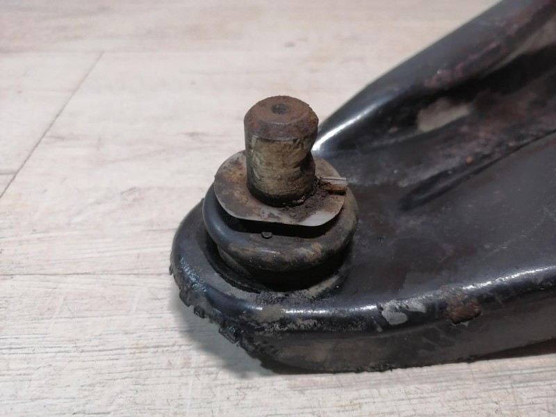 Logan №50 рычаг левый