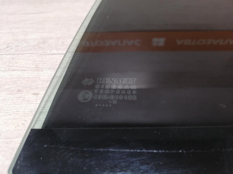 Logan №50 форточка левая 18