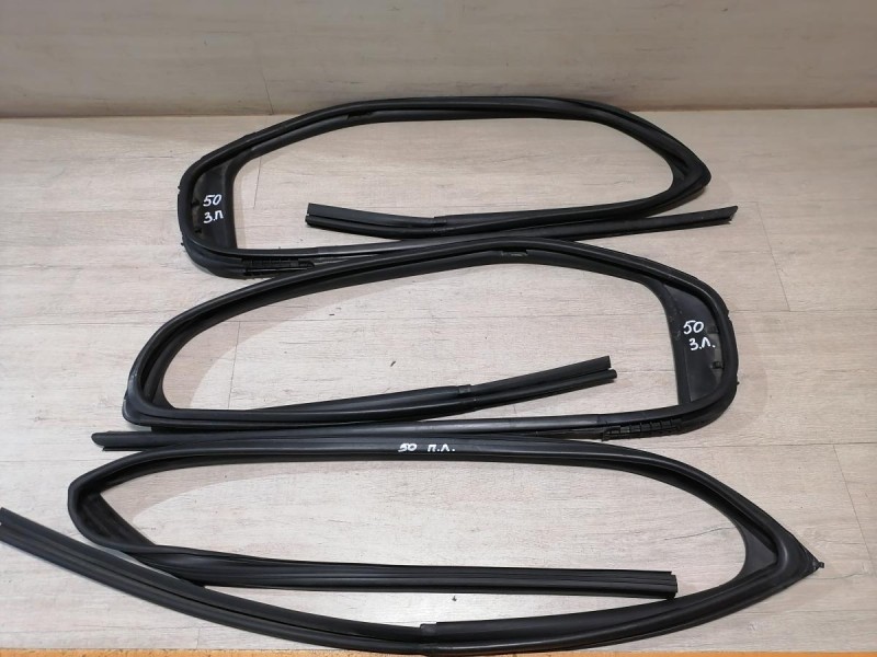 Logan №50 бархотка наружная задняя левая