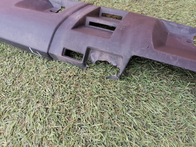 Sandero №15 накладка порога правая деф