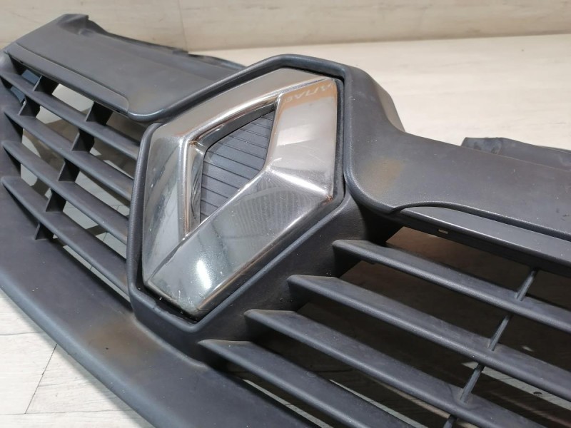 Sandero №15 решетка радиатора не ориг