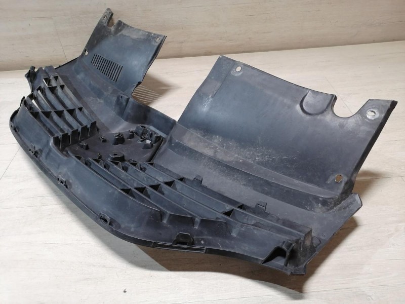 Sandero №15 решетка радиатора не ориг