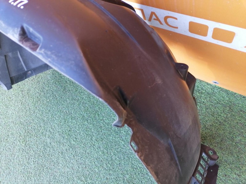 Sandero №15 подкрылок передний правый деф