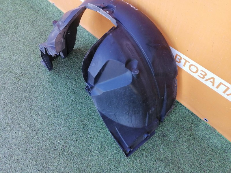 Sandero №15 подкрылок передний правый деф