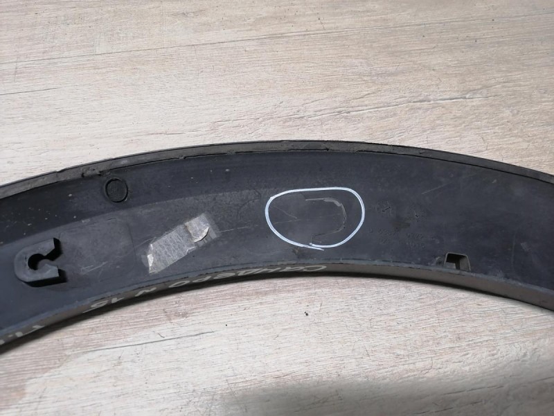 Sandero №15 расширитель крыла передний правый деф