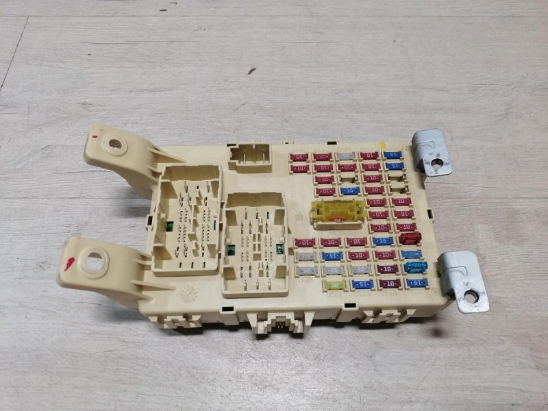 Rio 3 №10 блок предохранителей салона