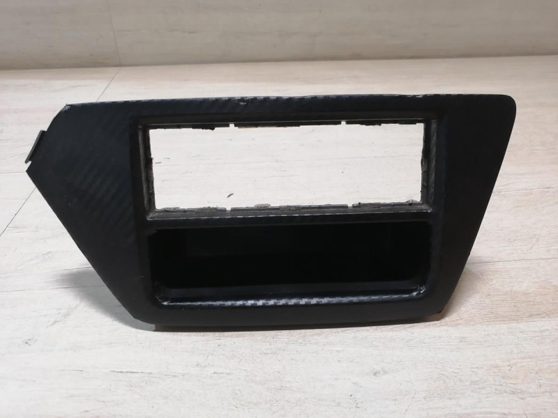 Rio 3 №10 рамка под магнитолу 1 дин