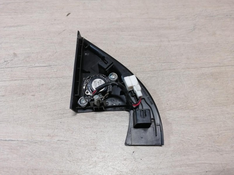 Rio 3 №10 заглушка зеркала правая с пищалкой