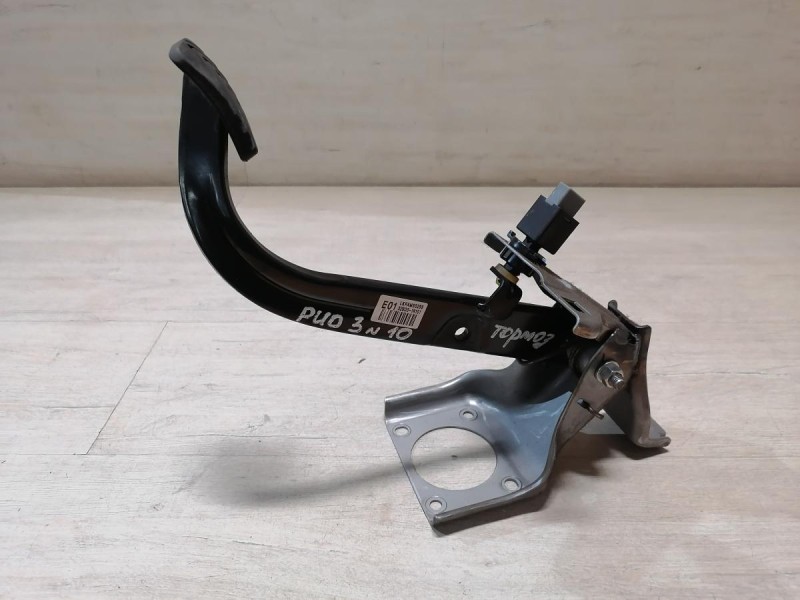 Rio 3 №10 педаль тормоза