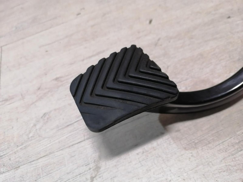 Rio 3 №10 педаль тормоза