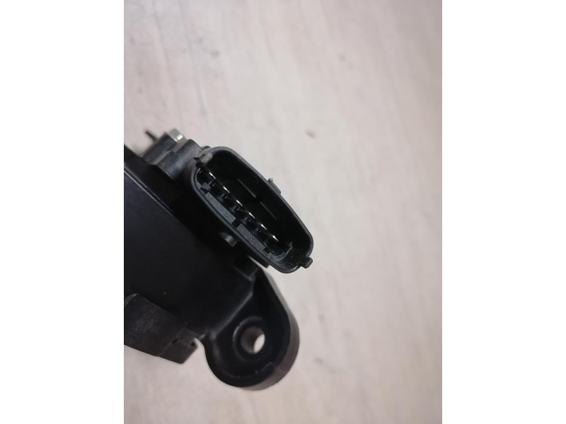 Rio 3 №10 педаль газа