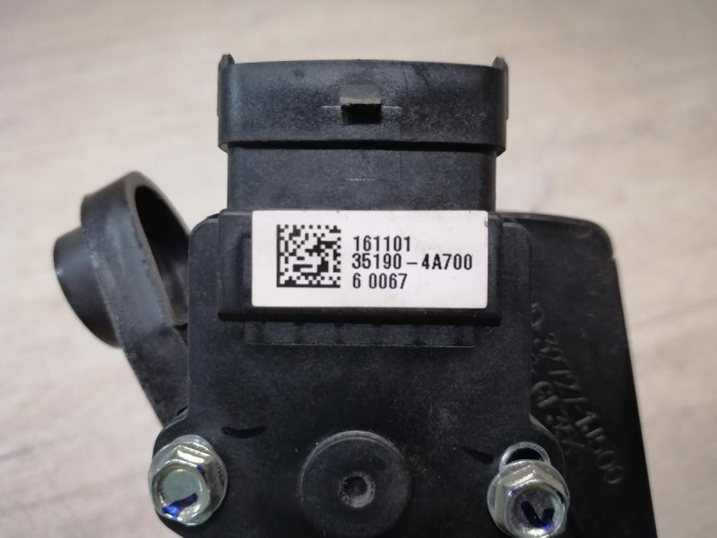 Rio 3 №10 педаль газа