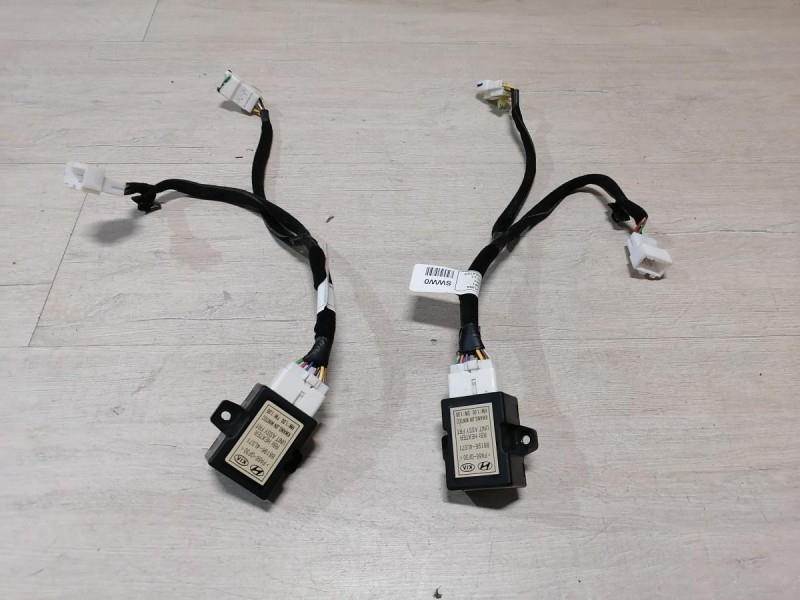 Rio 3 №10 блок управления подогревом сидений с проводкой