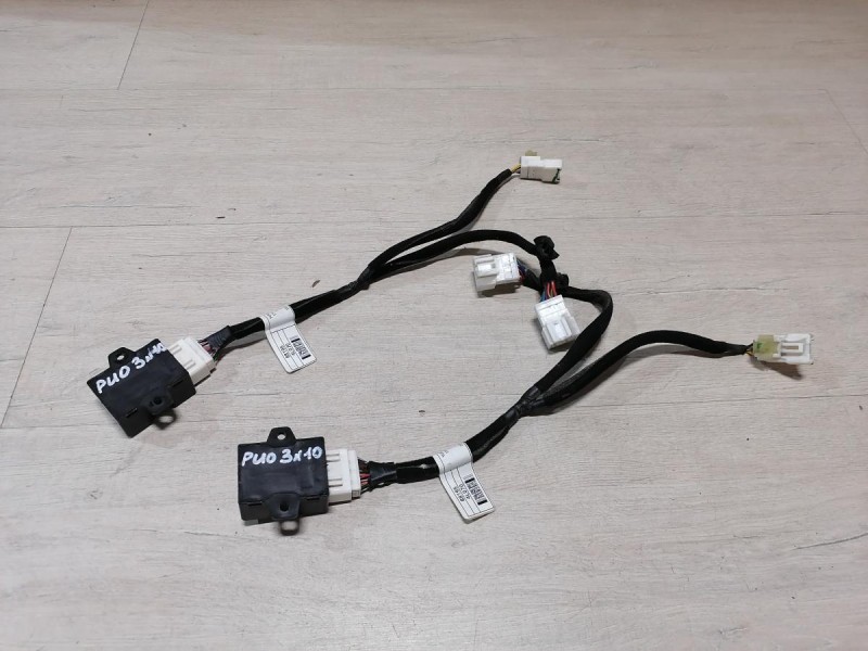 Rio 3 №10 блок управления подогревом сидений с проводкой