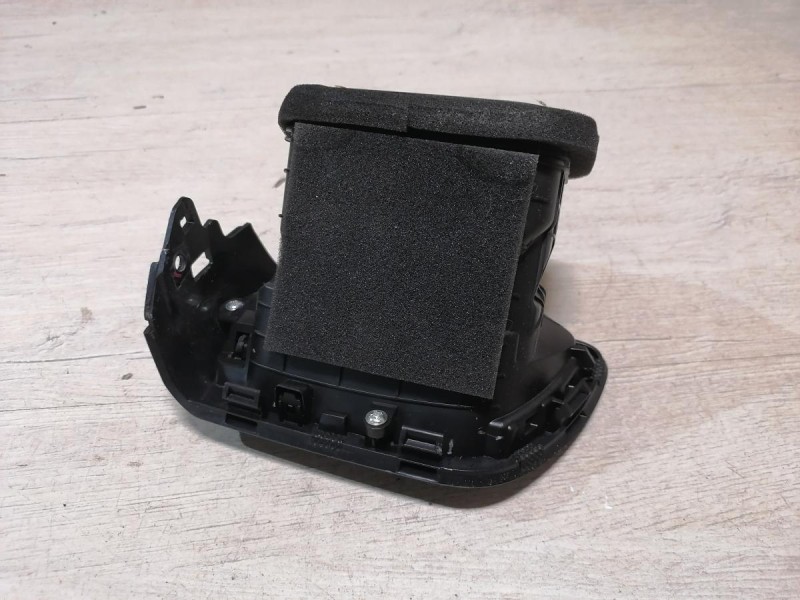 Rio 3 №10 дефлектор торпедо правый боковой