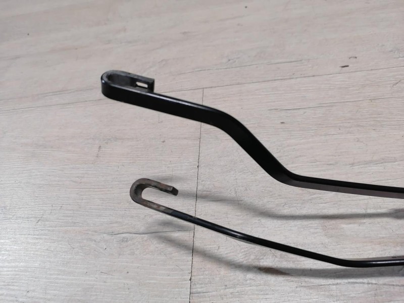 Rio 3 №10 поводок дворника правый