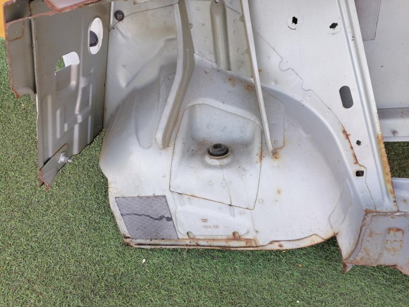 Logan ф1 №2 крыло заднее правое деф