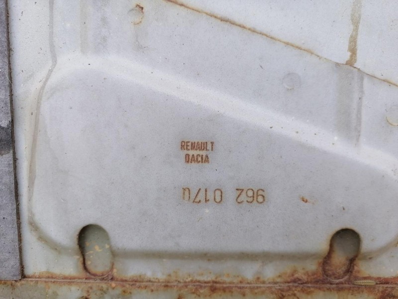 Logan ф1 №2 крыло заднее правое деф