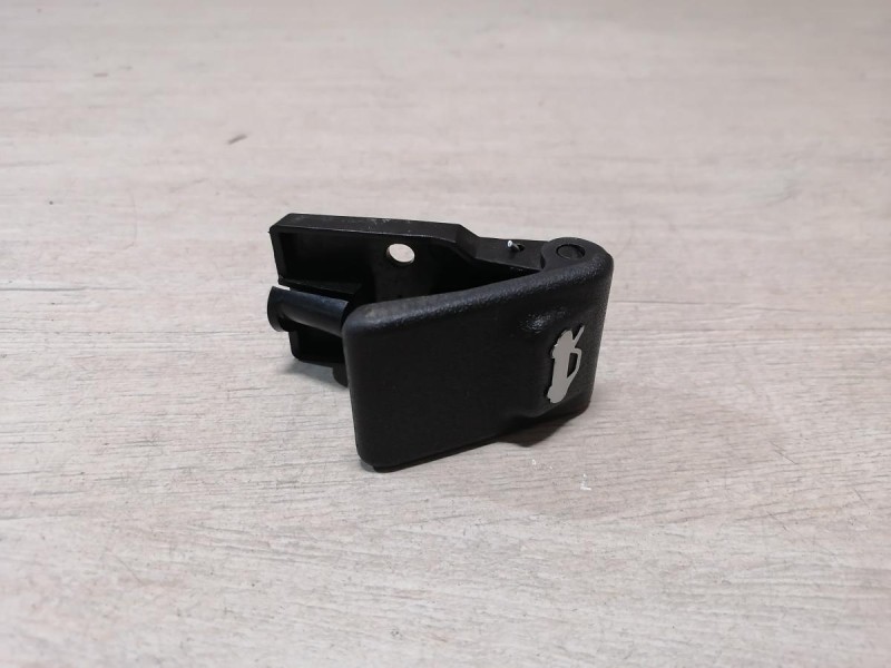 Rio 3 №10 ручка открывания капота в салоне