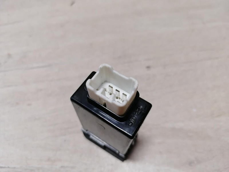 Rio 3 №10 кнопка регулировка яркости панели приборов деф