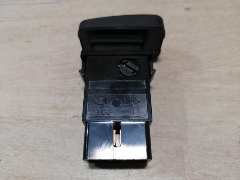 Rio 3 №10 кнопка аварийка