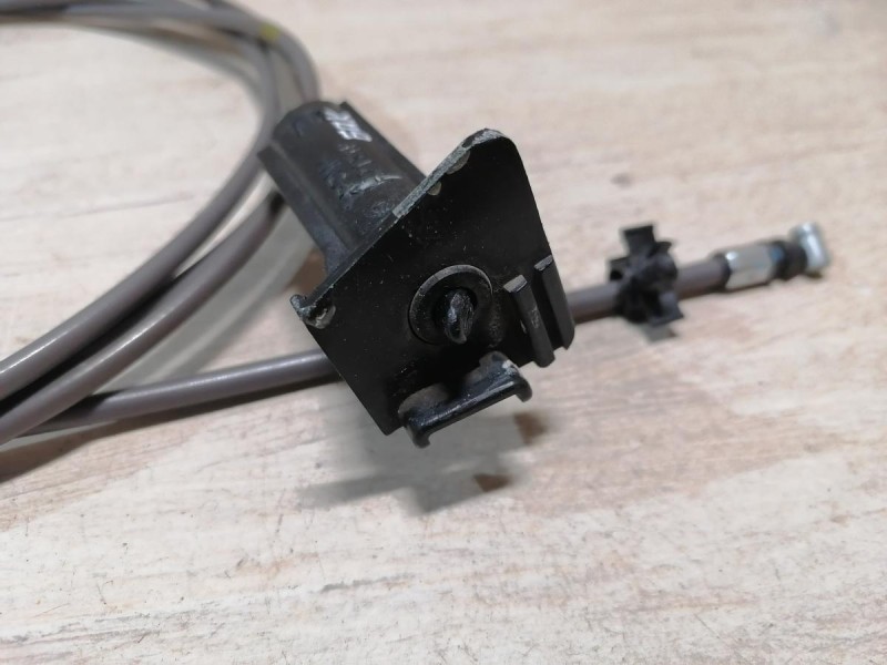 Rio 3 №10 трос лючка бензобака