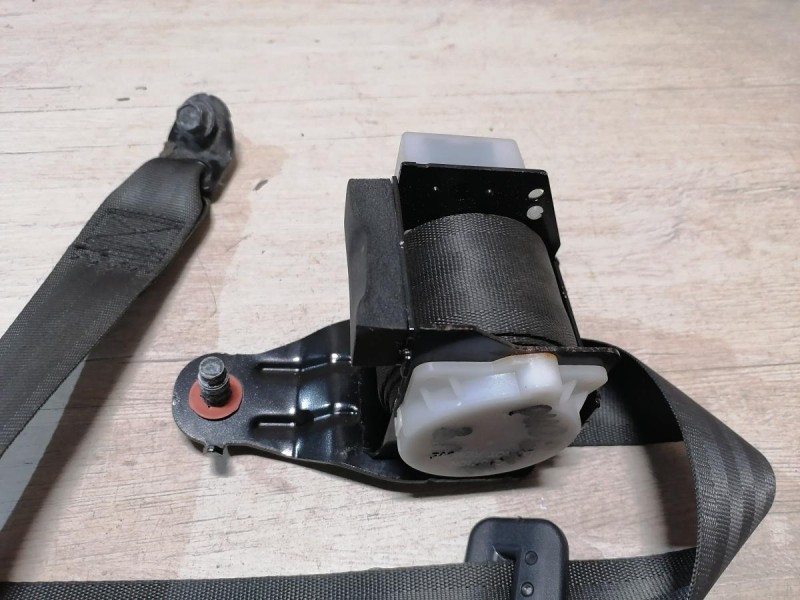 Rio 3 №10 ремень безопасности задний