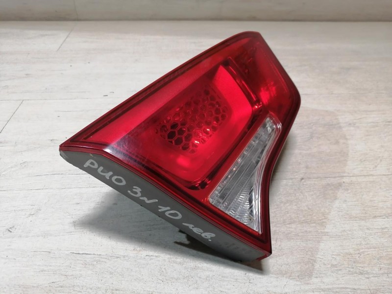 Rio 3 №10 фонарь левый в крышку багажника рест