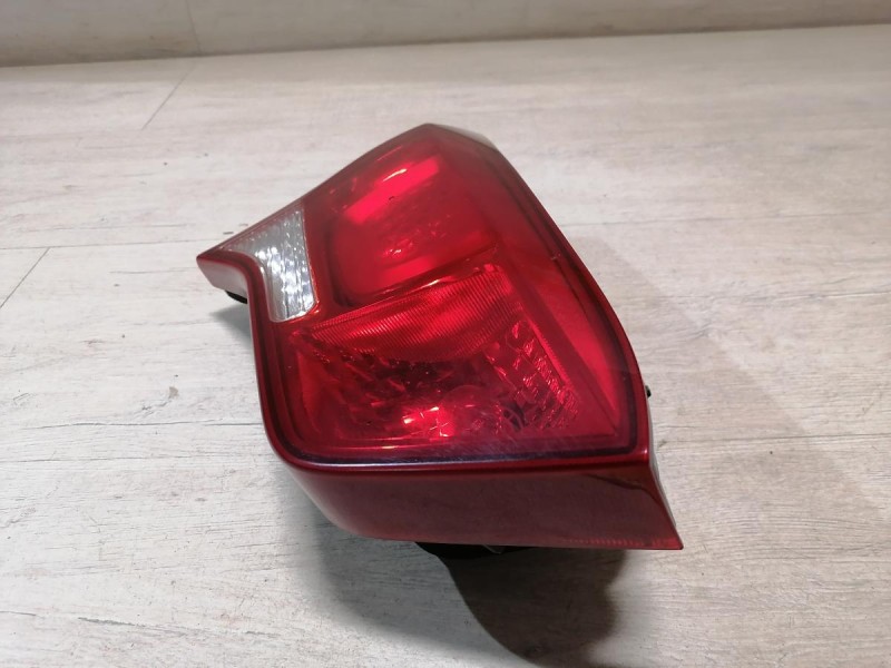 Rio 3 №10 фонарь левый в крышку багажника рест