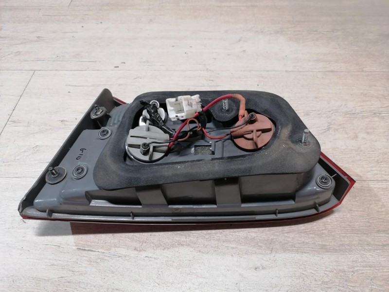 Rio 3 №10 фонарь левый в крышку багажника рест