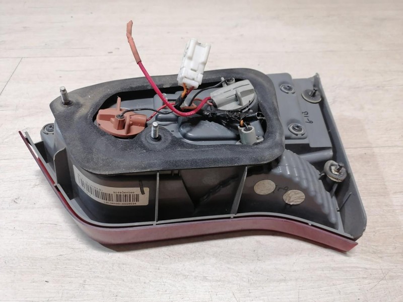 Rio 3 №10 фонарь левый в крышку багажника рест