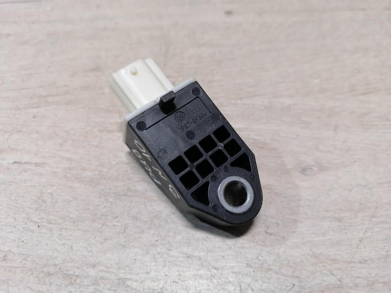 Rio 3 №10 датчик удара