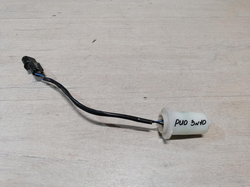 Rio 3 №10 датчик уровня бачка омывателя