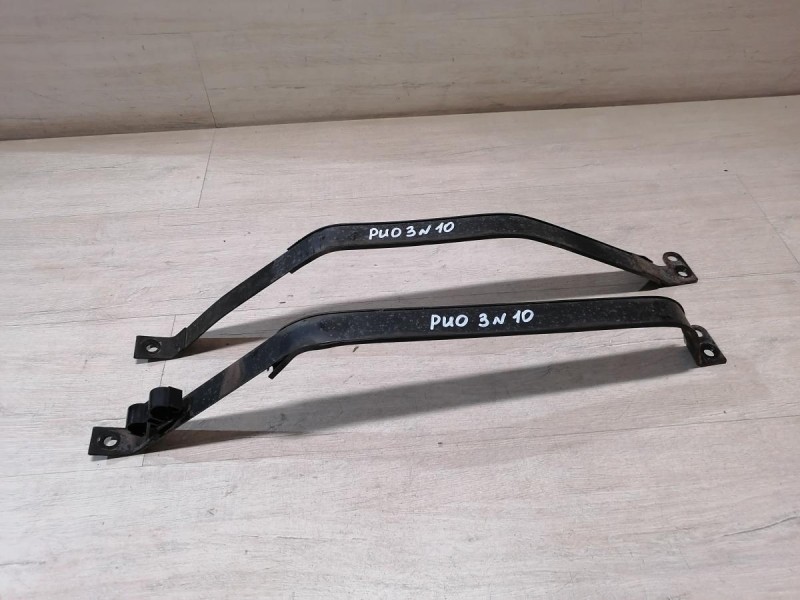 Rio 3 №10 крепление бензобака к-кт