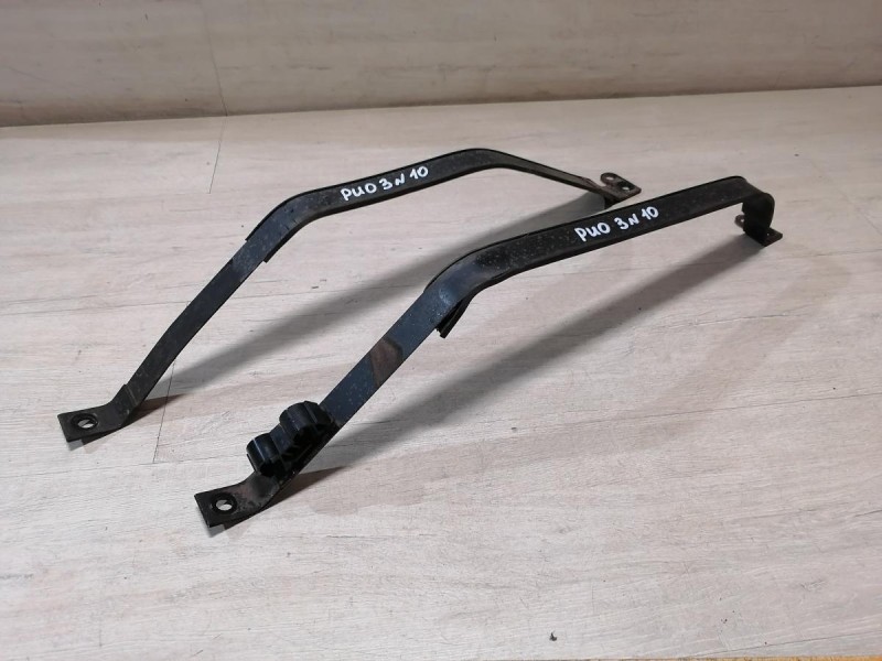 Rio 3 №10 крепление бензобака к-кт