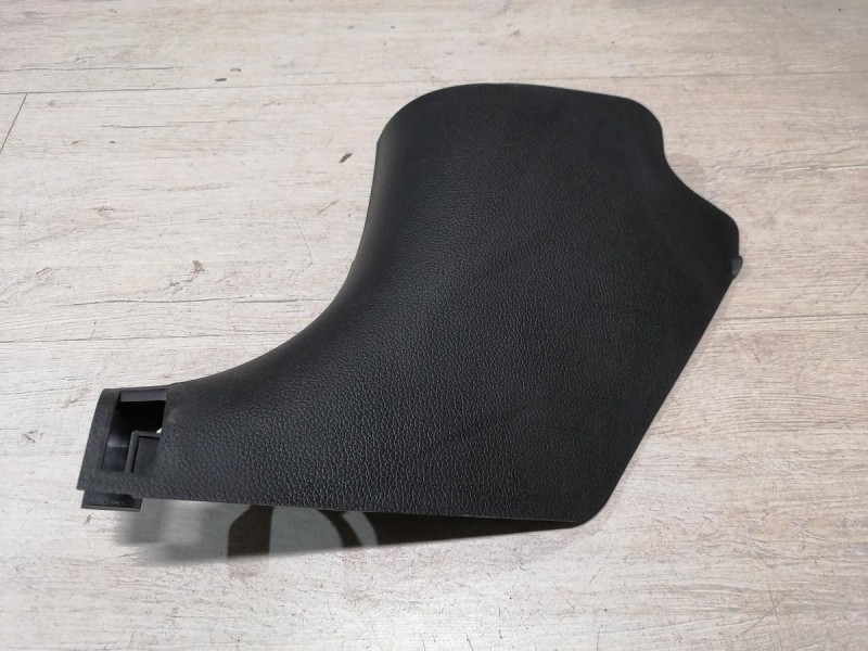 Rio 3 №10 обшивка передней стойки нижняя левая