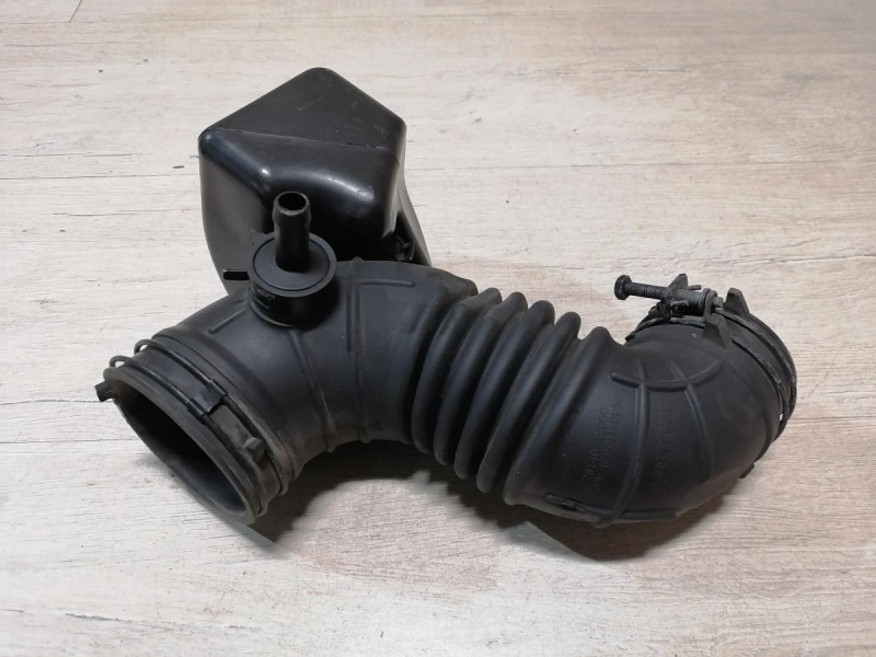 Rio 3 №10 патрубок корпуса воздушного фильтра