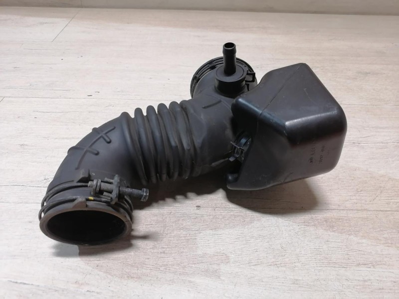 Rio 3 №10 патрубок корпуса воздушного фильтра