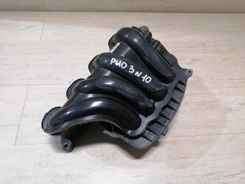 Rio 3 №10 коллектор впускной 1,6