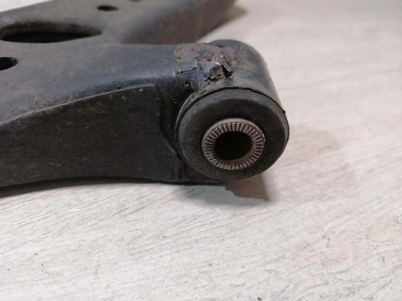 Rio 3 №10 рычаг правый