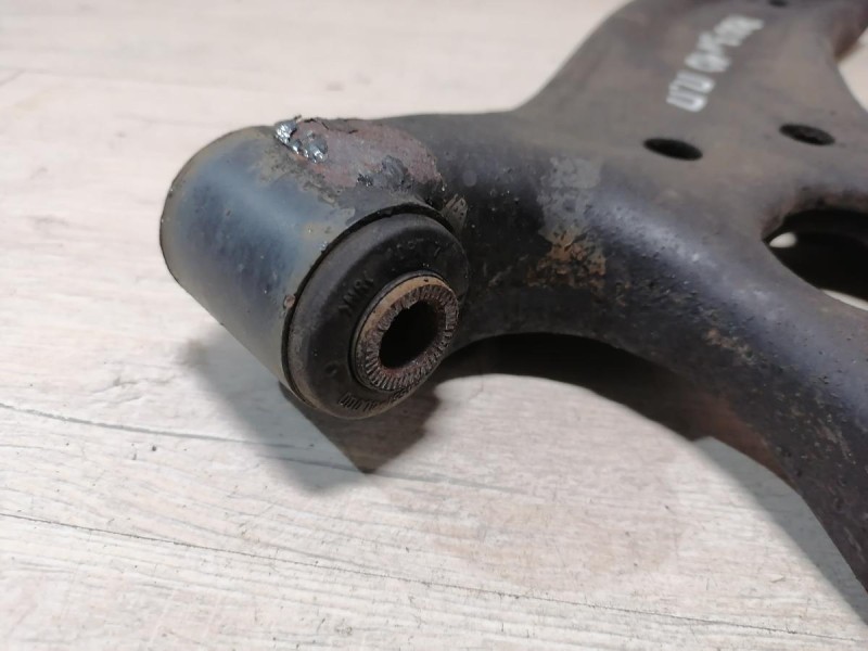 Rio 3 №10 рычаг правый