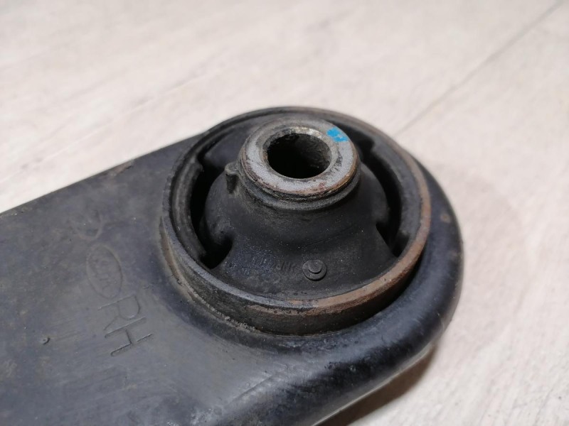 Rio 3 №10 рычаг правый