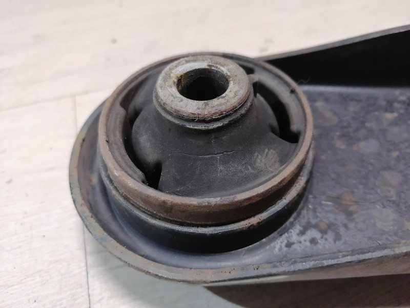 Rio 3 №10 рычаг правый