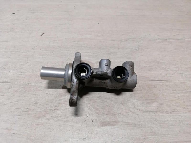 Rio 3 №10 цилиндр тормозной главный