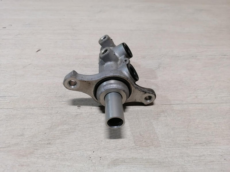 Rio 3 №10 цилиндр тормозной главный