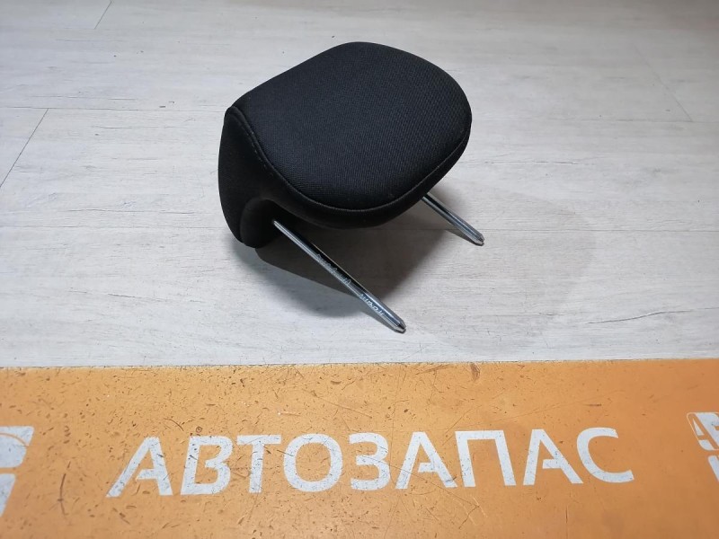 Rio 3 №10 подголовник задний