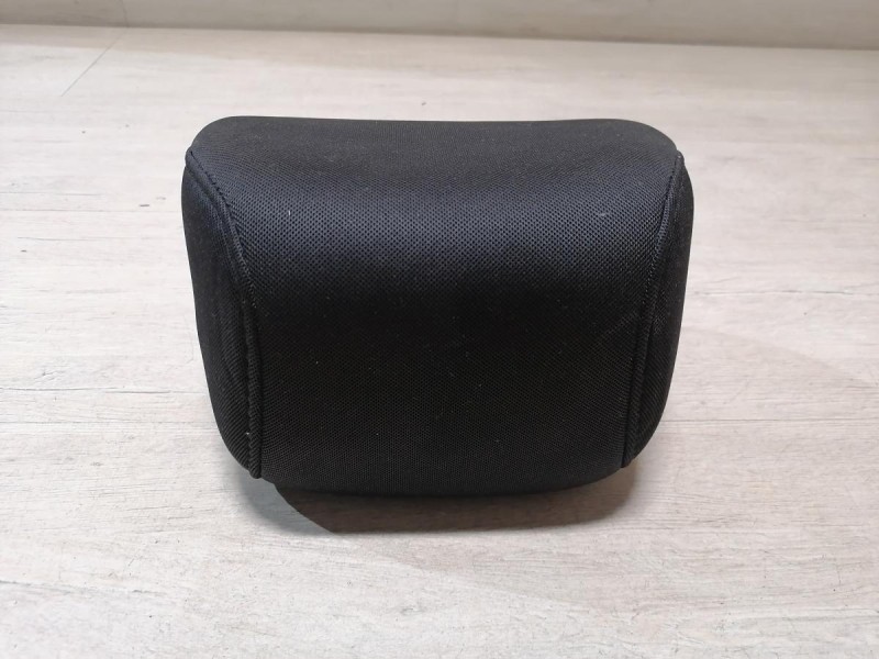 Rio 3 №10 подголовник задний