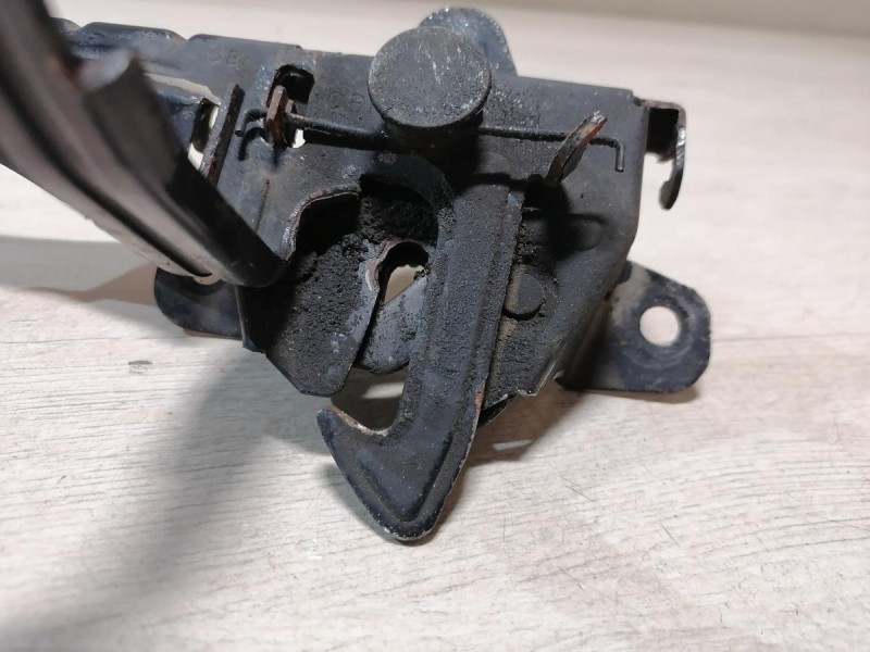 Rio 3 №10 замок капота