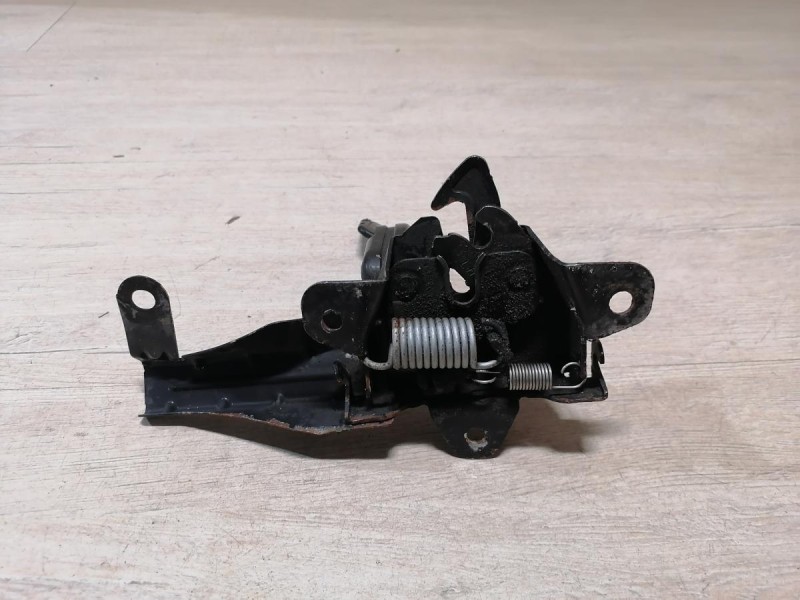 Rio 3 №10 замок капота